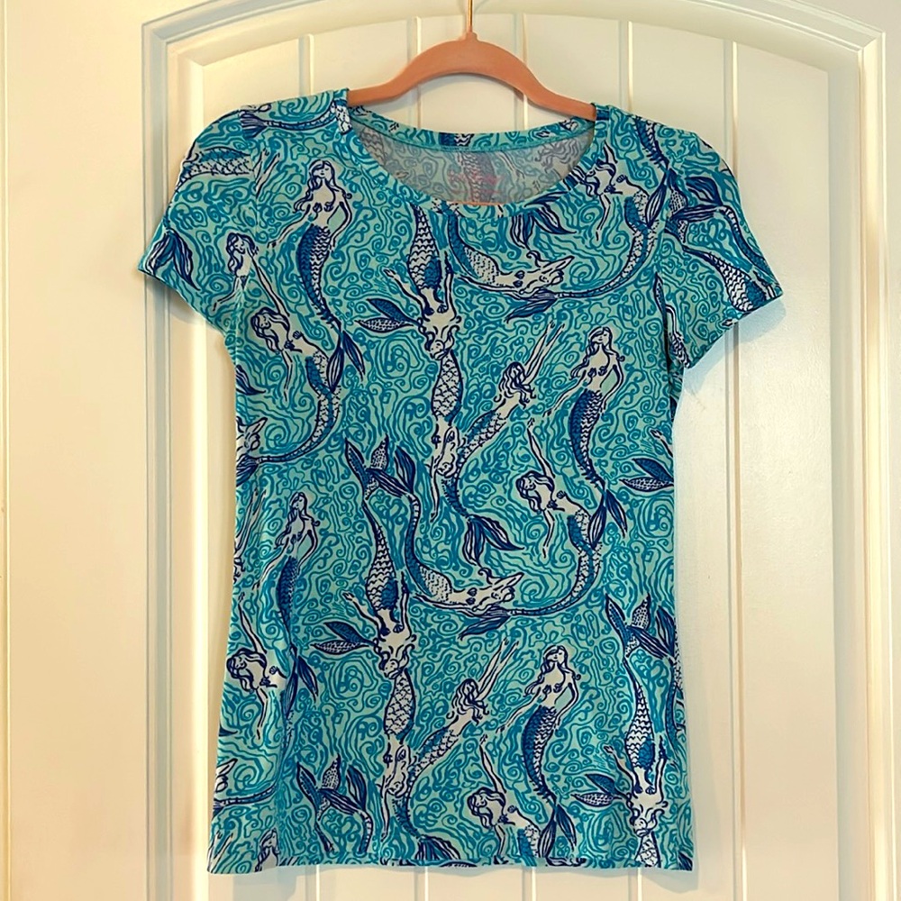 EUC Lilly Pulitzer Mermaid Print T-Shirt - Picture 2 of 4